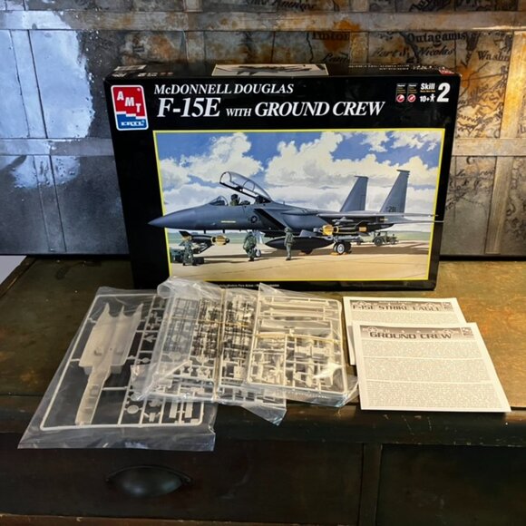 AMT ERTL McDonnell Douglas F-15E w/Ground Crew 1/72 Scale Model Kit New Unbuilt - Picture 2 of 5